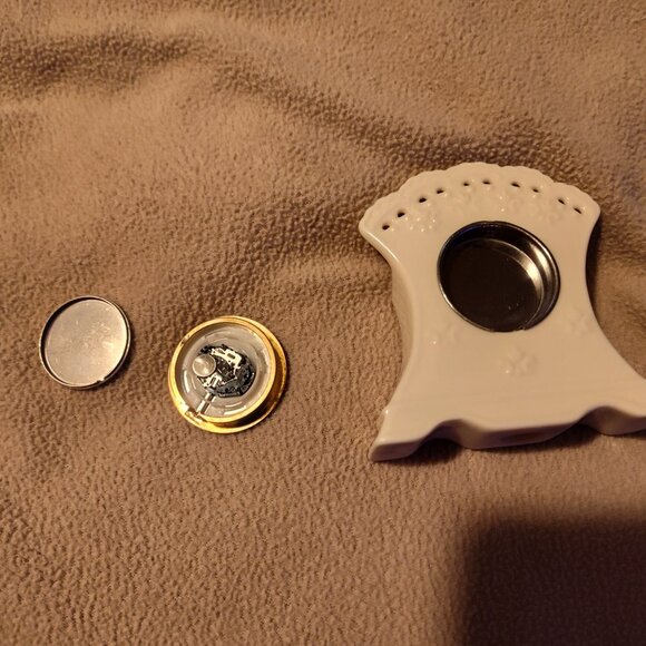 Skye McGhrie Cream Lace Porcelain Clock - Picture 6 of 6